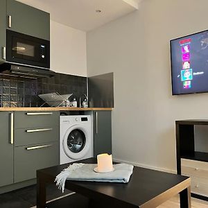 Studio Buttes Chaumont Refait A Neuf